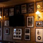 Brogans Bar & 3*