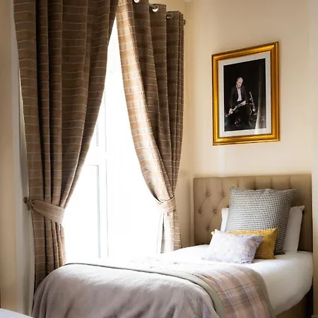 Guest house Brogans Bar & Hotel Trim