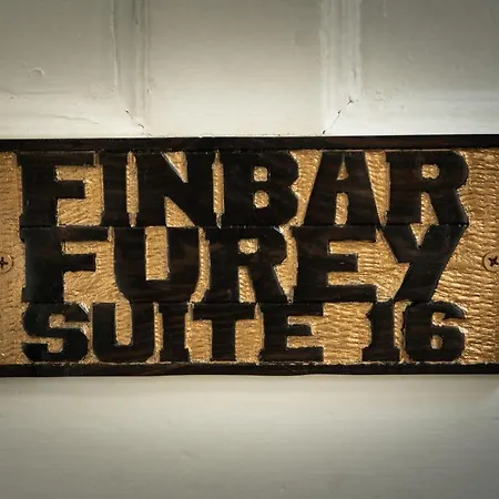 Brogans Bar & Πανσιόν 3*