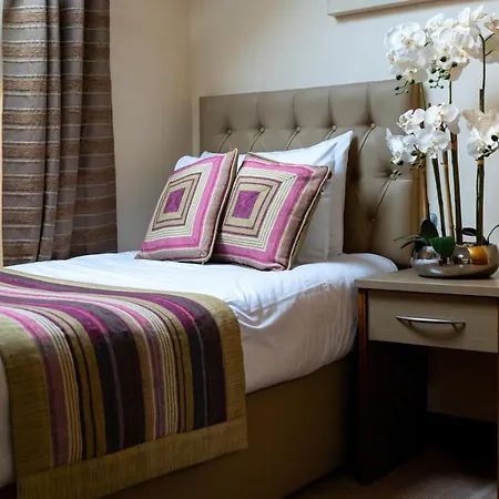 Brogans Bar & Hotel 3* Trim