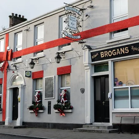 Brogans Bar & Трим