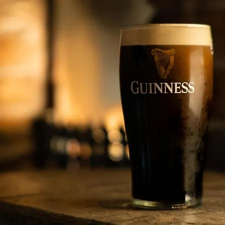 Πανσιόν Brogans Bar & Trim