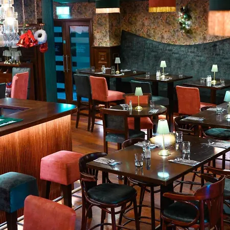 Brogans Bar & Трим