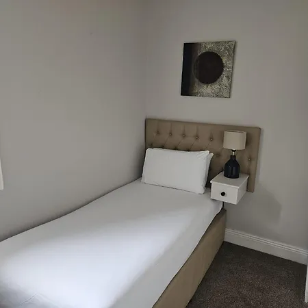 Brogans Bar & 3* Trim