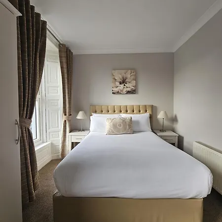 Guest house Brogans Bar & Hotel Trim