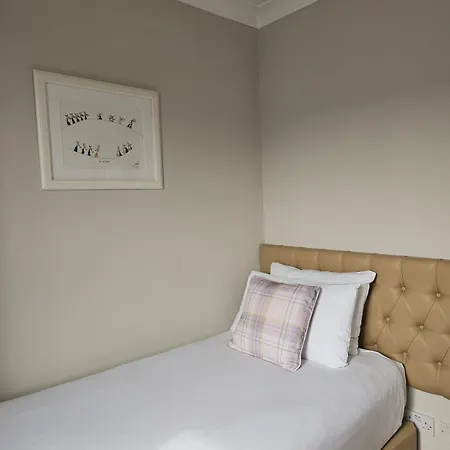 Guest house Brogans Bar & Hotel Trim