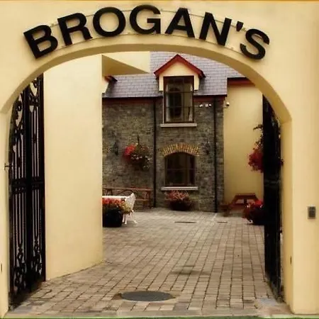 Brogans Bar &