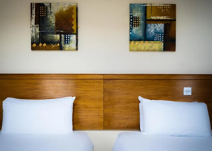 Brogans Bar & Гостевой дом 3*