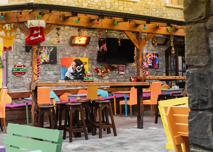 Brogans Bar & 3* Трим