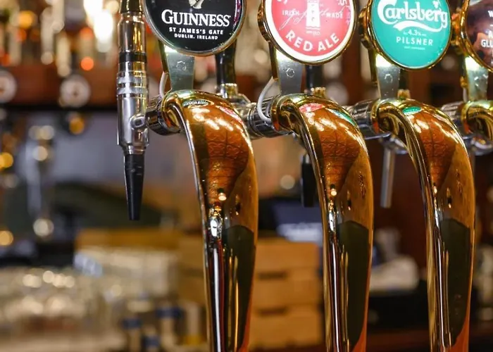 Konukevi Brogans Bar & Trim