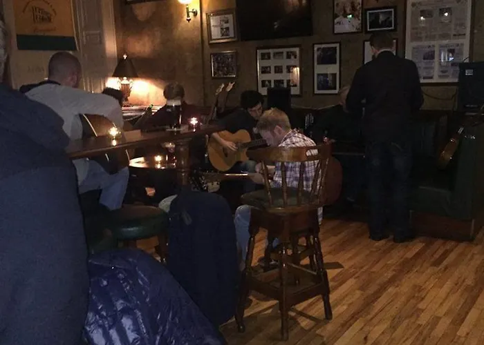 Brogans Bar & Гостевой дом